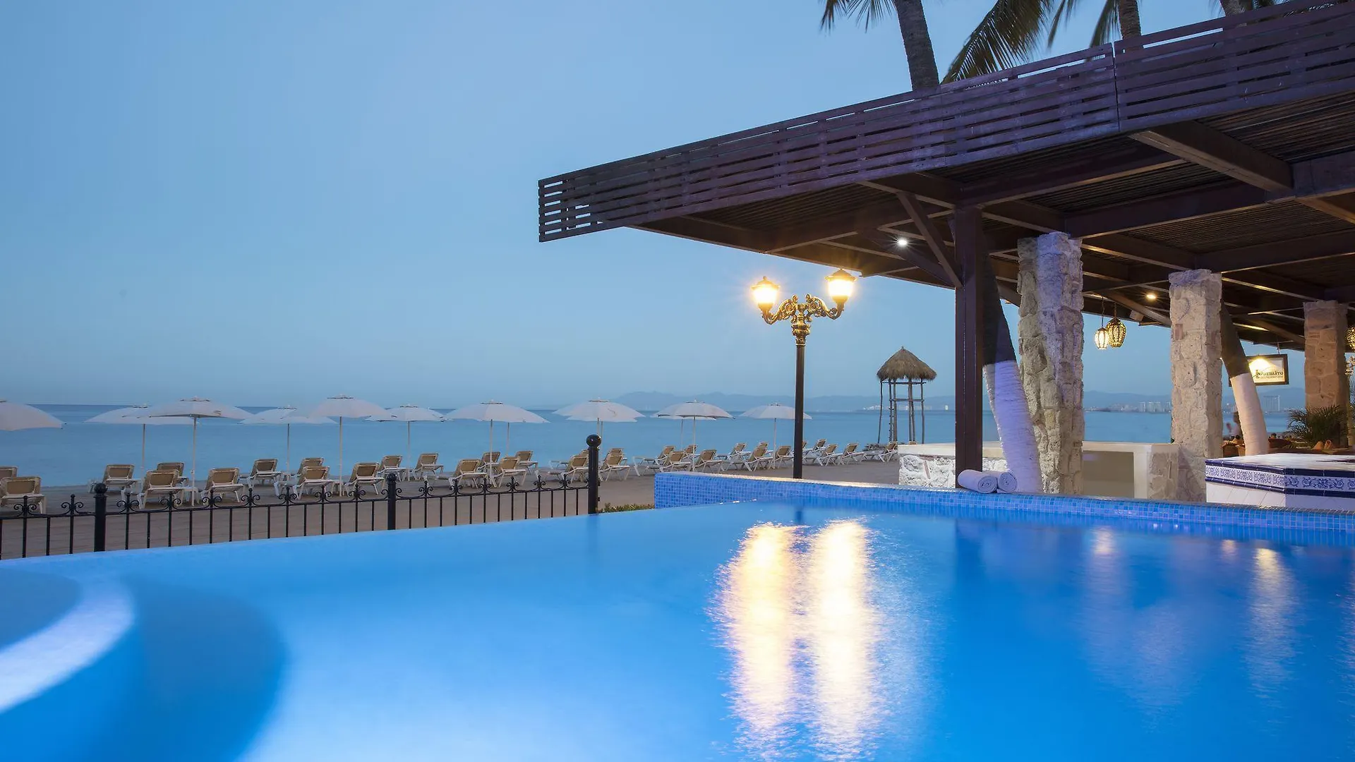Playa Los Arcos Hotel Beach Resort & Spa Puerto Vallarta 4*,